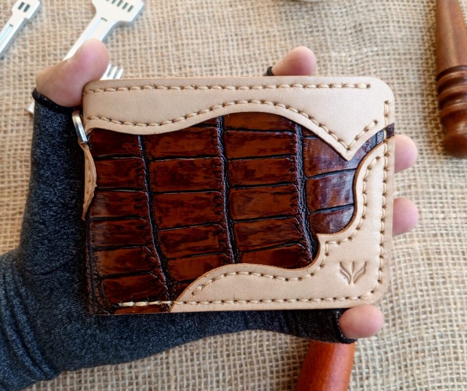 HandmadeLeather Bifold Wallet for Men
